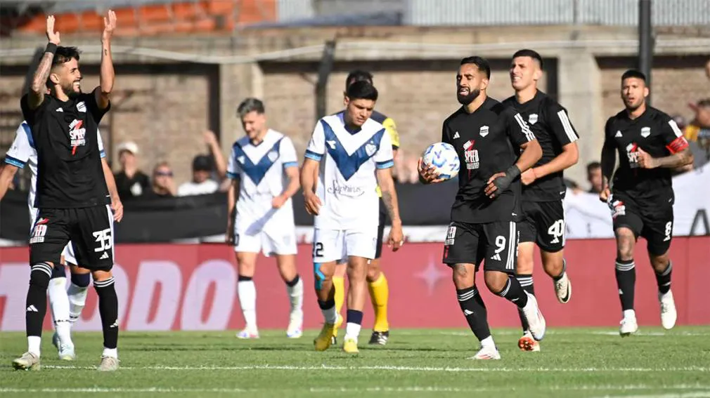 1010x567_deportivo-riestra-velez-500947-180605