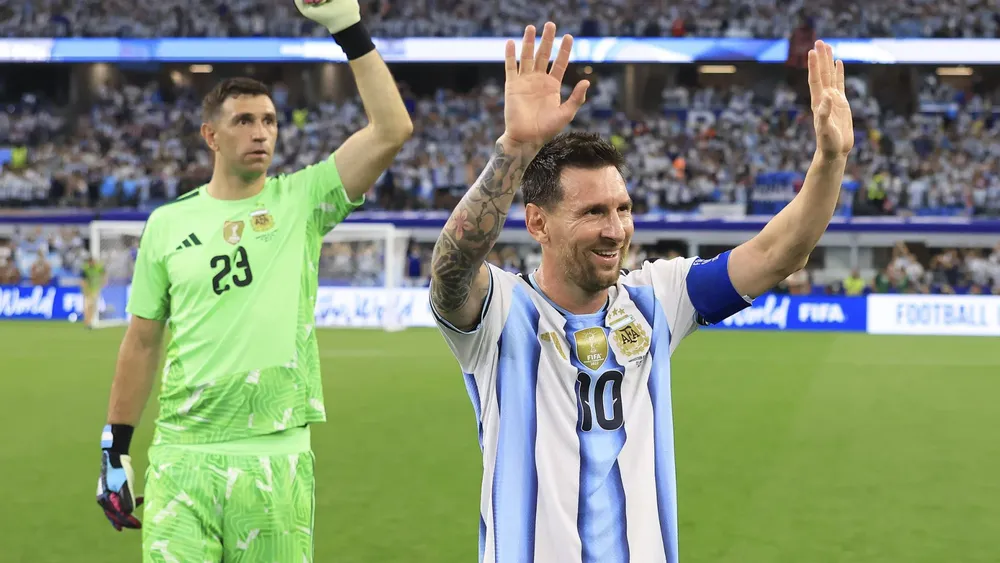 seleccion-argentina-vs-austria-messi-y-dibu