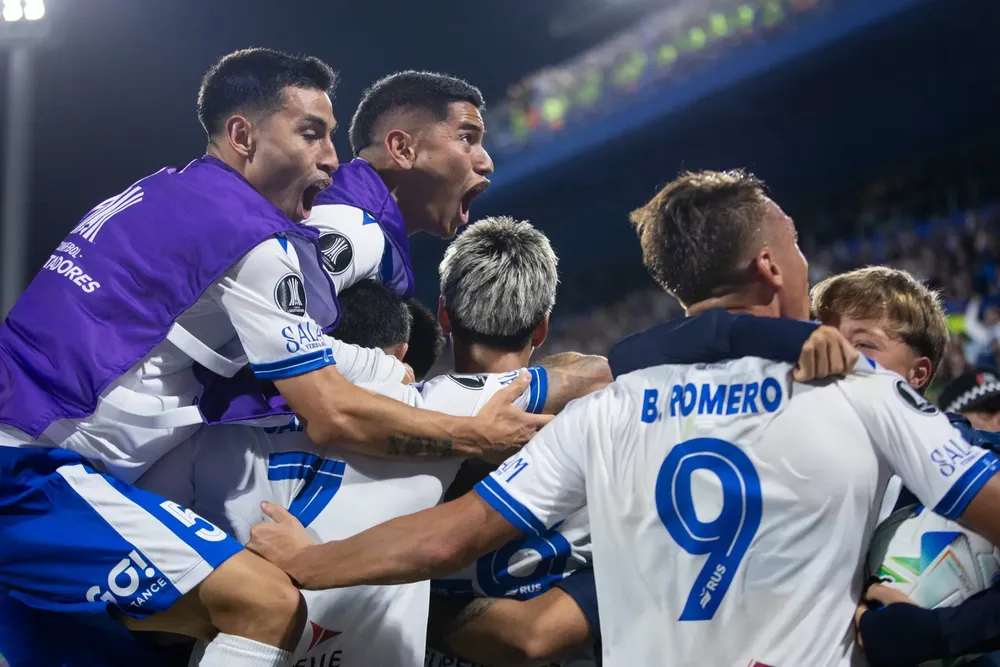 Foto de Vélez oficial