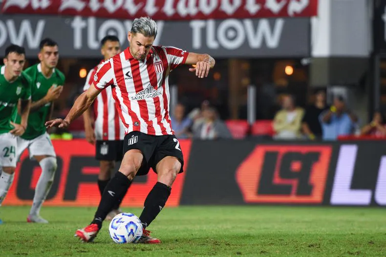 lucas-alario-estudiantes-banfield-penal-2025jpg