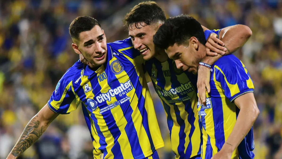 julian-fernandez-y-pol-fernandez-abrazan-a-alejo-OJVB7LTE2VE5PHPL4VL6CYU6IY