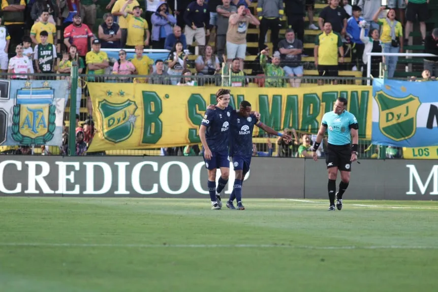 sheyko-studer-gol-independiente-rivadavia_w862