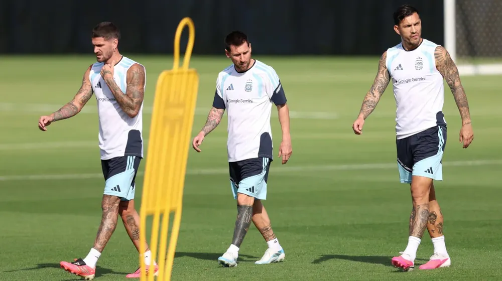 la-seleccion-argentina-se-prepara-para-el-debut-en-el-mundial-foto-reuters-IT3VZU5I6JAO5LK3ZAMYJPYP6Y