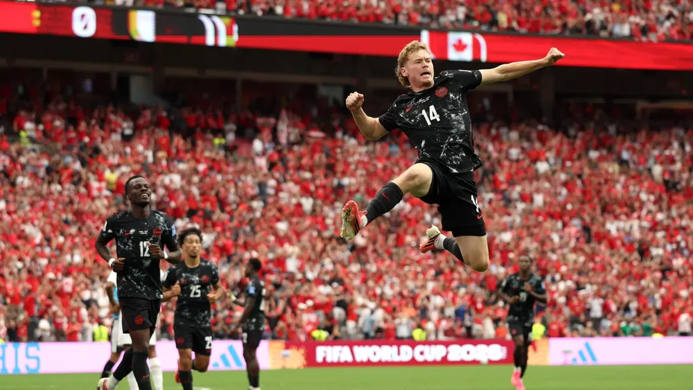 dm_260618_Canada_blows_out_Qatar_for_first_ever_World_Cup_win