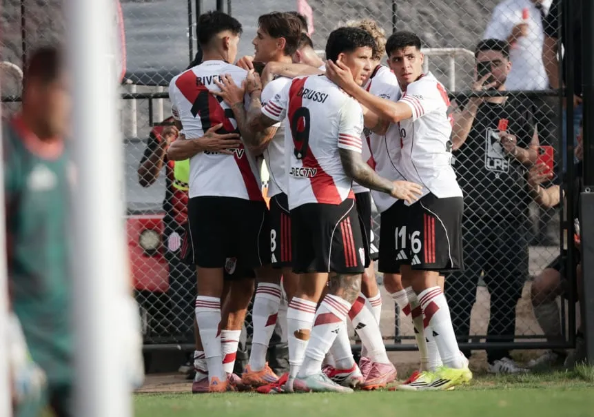 river-festeja-vs-barracas-central_w862