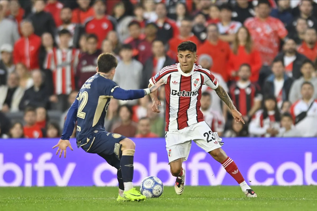 thiago-almada-riverurgente24