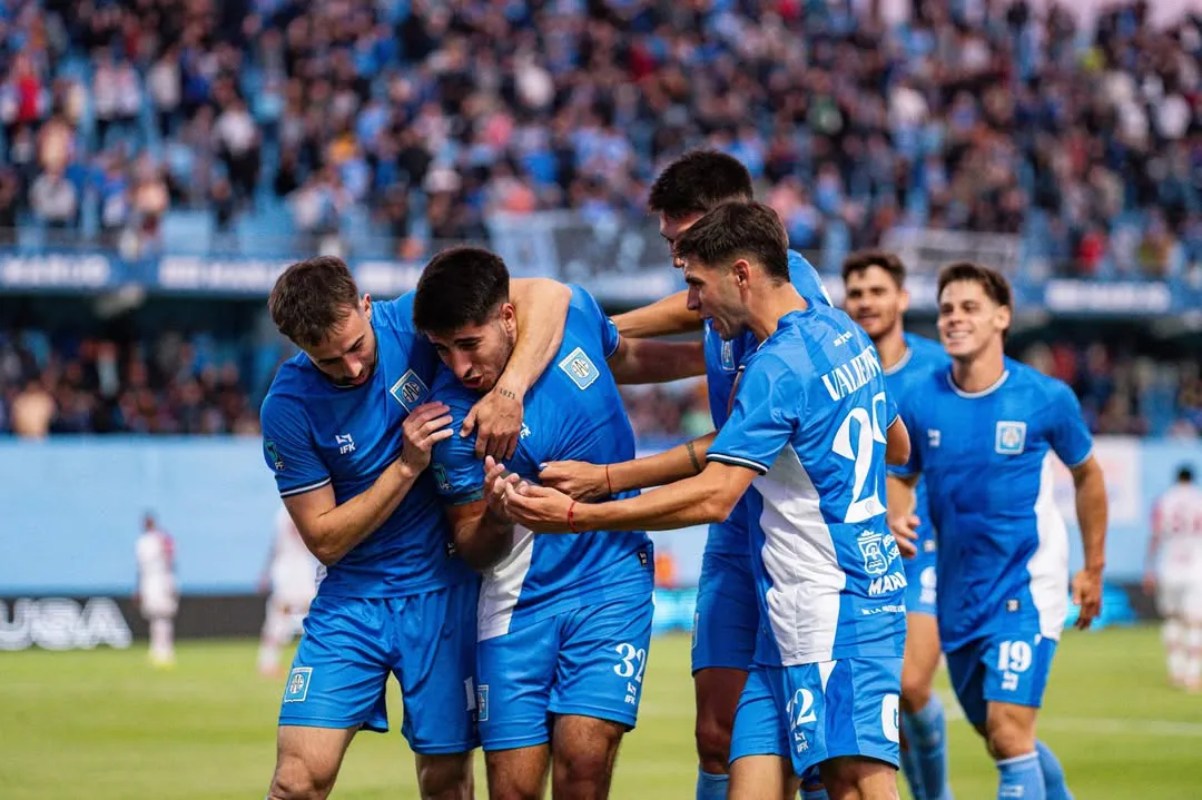 𝙌𝙐𝙀 𝙂𝘼𝙉𝙀 𝙀𝙇 𝘾𝙀𝙇𝙀 𝙔 𝙏𝙊𝘿𝙊 𝙀𝙇 𝘼𝙉̃𝙊 𝙀𝙎 𝘾𝘼𝙍𝙉𝘼𝙑𝘼𝙇 🕺🏟️ (1)